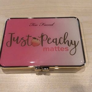 NWOT Too Faced Eye Shadow Pallet